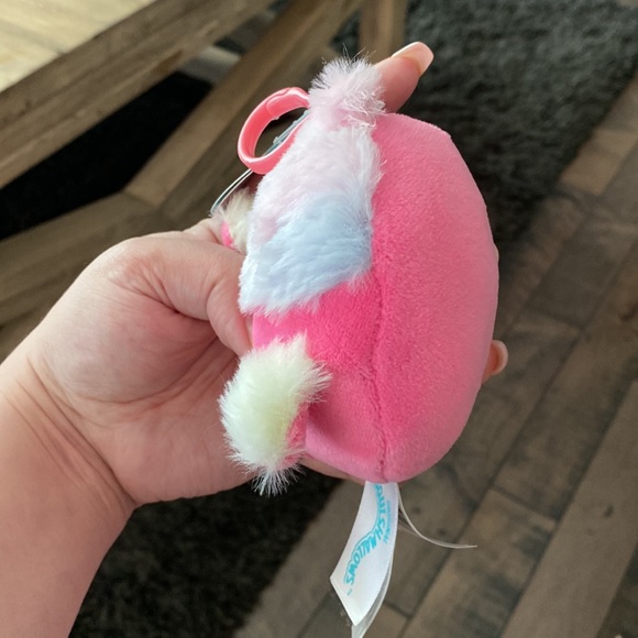 NEW 3.5” LILITH CLIP SQUISHMALLOWS - Picture 3 of 3